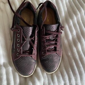 Clark's leather sneakers size 7